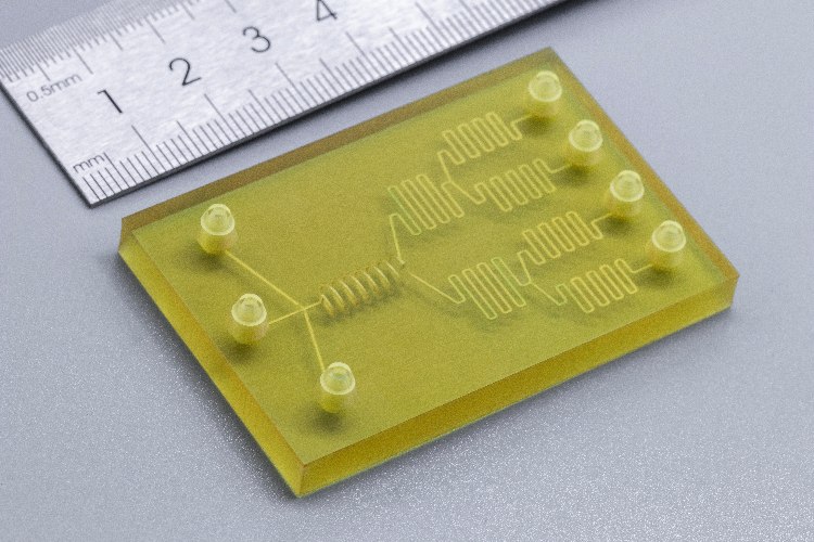 01 微流控芯片(1).jpg